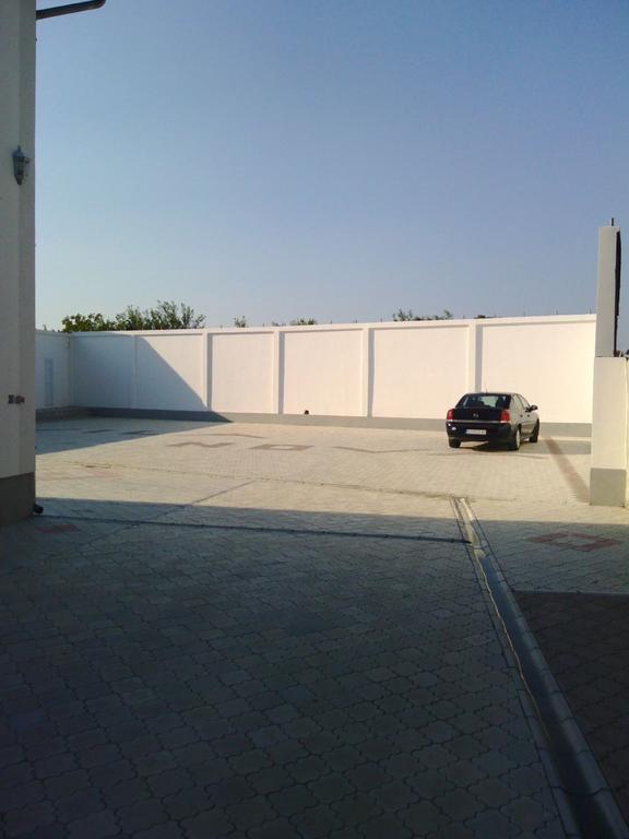 Guesthouse Vila Nova Morović Exterior foto