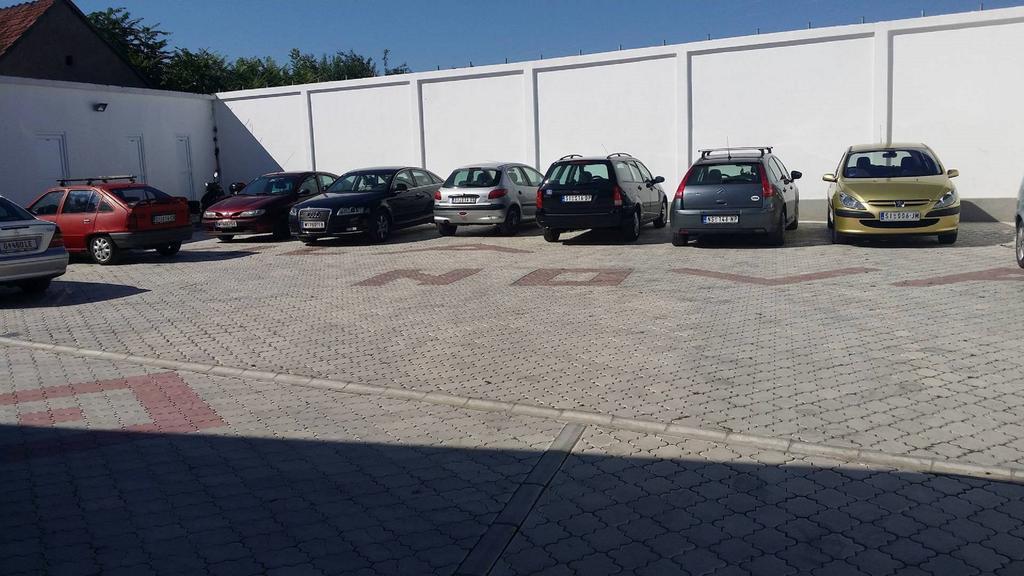 Guesthouse Vila Nova Morović Exterior foto